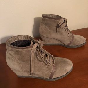Madden Girl Dukkee wedge ankle booties size 7